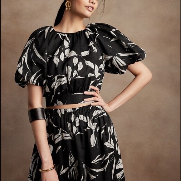 Ramie Open back black and White Leaf Print Women's Top - Picture 1 of 5